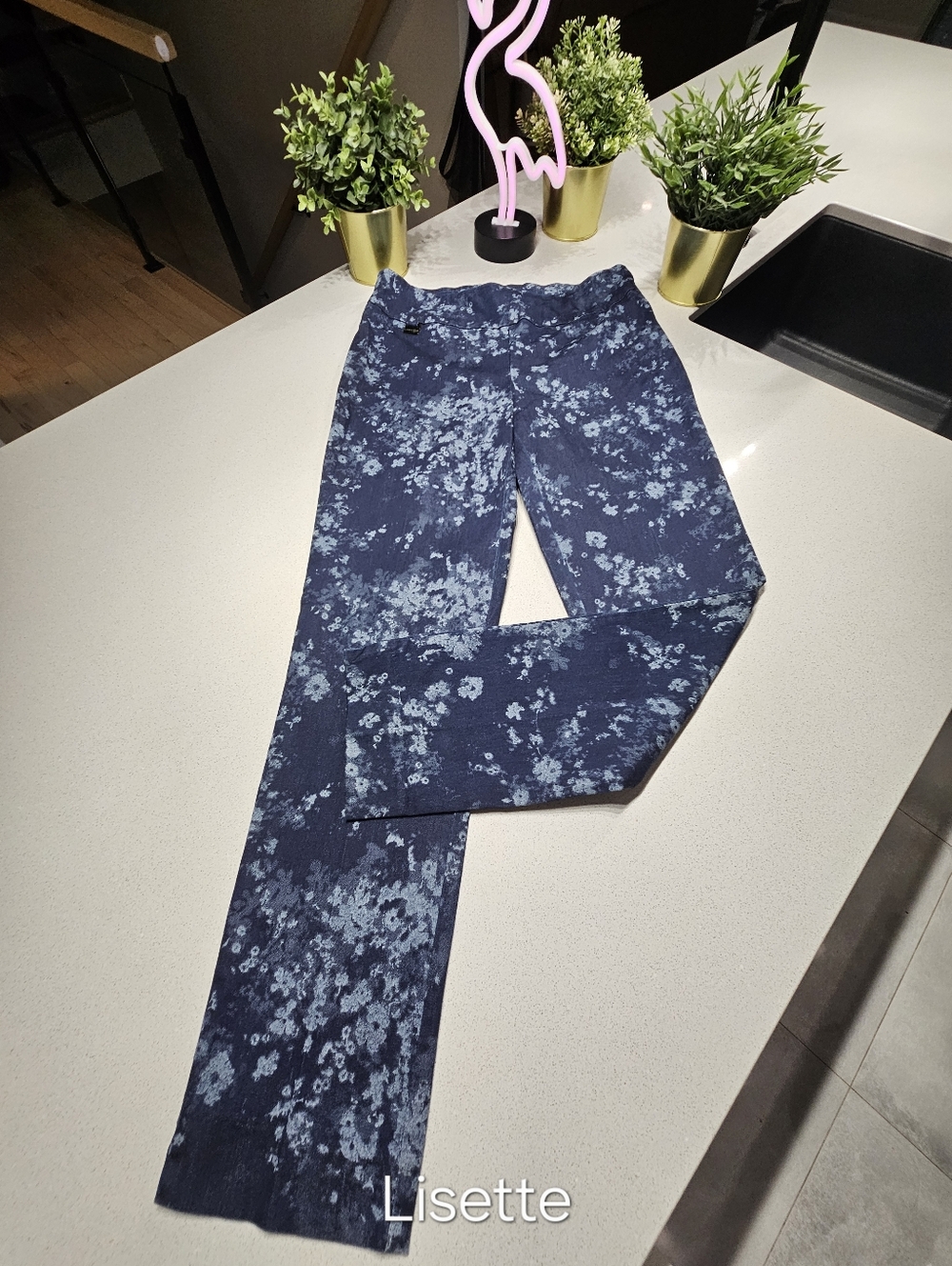 LISETTE MONTRÉAL Superbe Pantalon Motif Florale Avec Bande De Maintien Du Ventre